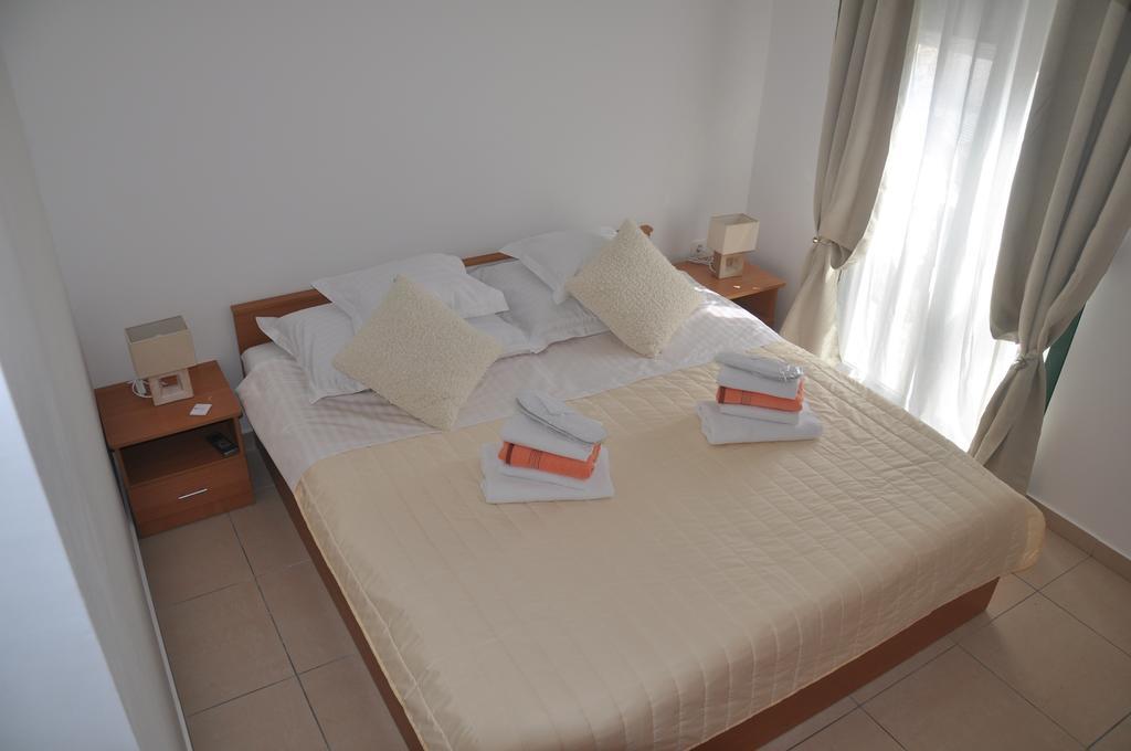 Stars Palace - Apartments And Rooms Jezera Bagian luar foto