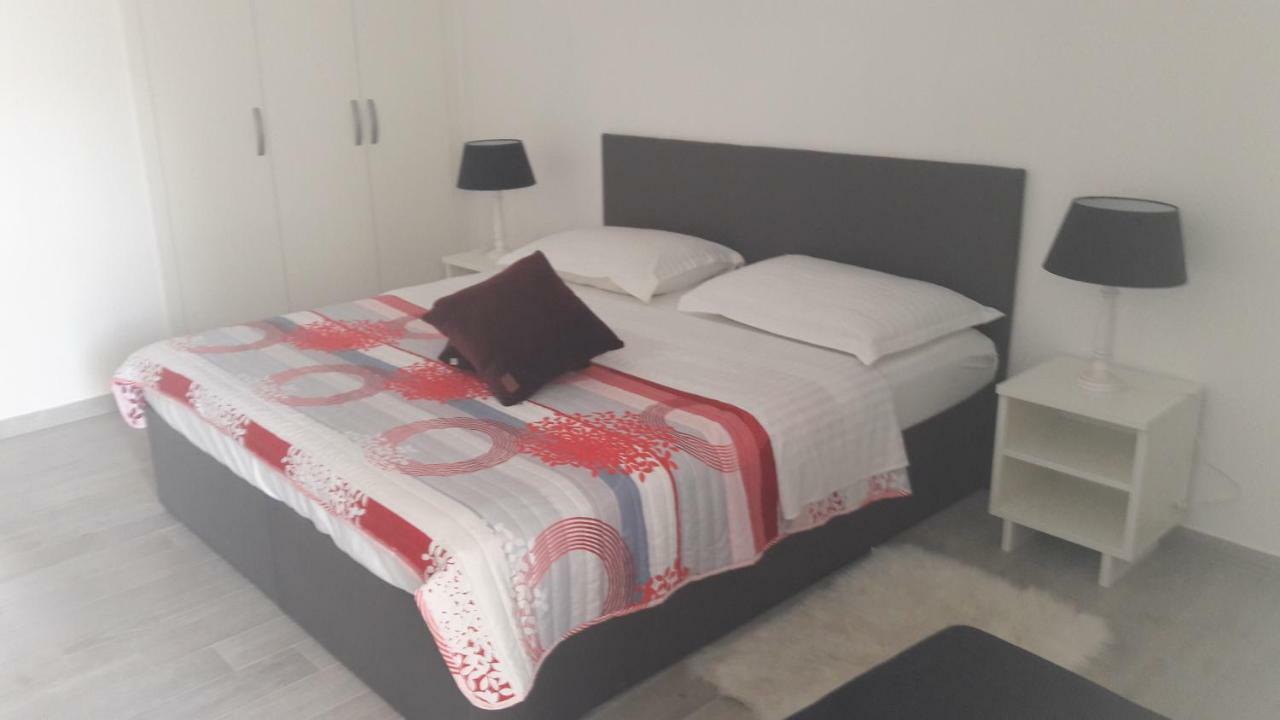 Stars Palace - Apartments And Rooms Jezera Bagian luar foto