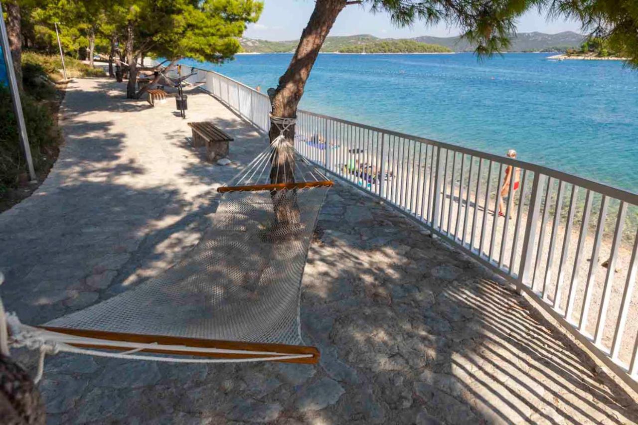 Stars Palace - Apartments And Rooms Jezera Bagian luar foto